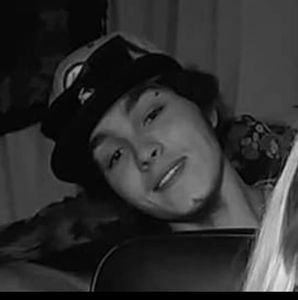 Meet your Posher, Levi